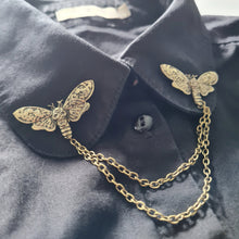 Load image into Gallery viewer, Bronze skull moth collar pin