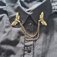 Load image into Gallery viewer, Bronze skull moth collar pin