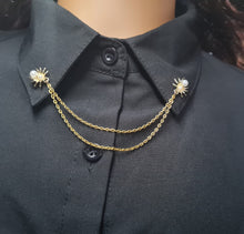 Load image into Gallery viewer, Pearly spider collar pin