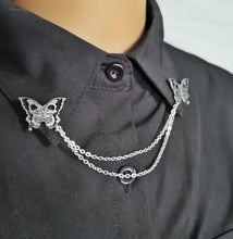 Load image into Gallery viewer, Skull butterfly collar pin