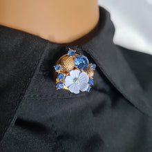 Load image into Gallery viewer, Blue flowers button cover