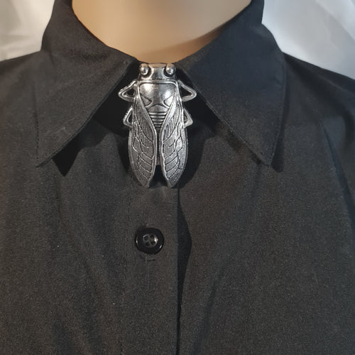 Silver cicada button cover