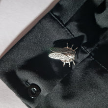 Load image into Gallery viewer, Small silver cicada button cover