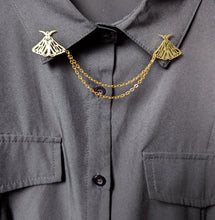 Load image into Gallery viewer, Gold moth collar pin