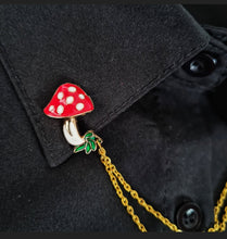 Load image into Gallery viewer, Gold mushrooms collar pin