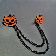 Load image into Gallery viewer, Pumpkin cat collar pin