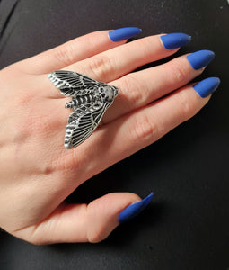 Dead head moth ring