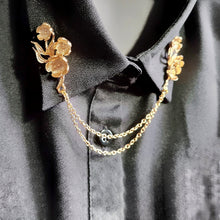 Load image into Gallery viewer, Gold lilly of the valley collar pin