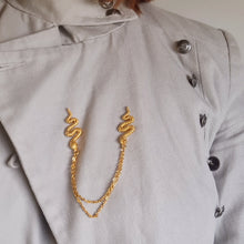 Load image into Gallery viewer, Gold snake collar pin