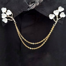 Load image into Gallery viewer, Pearl flowers collar pin