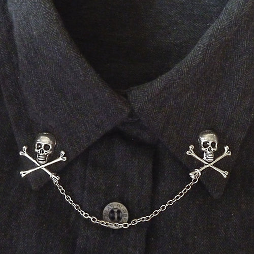 Skull collar pin